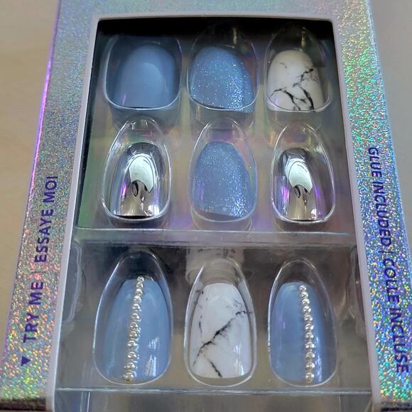 New Claire’s Vegan Glue-On Nails, 24pc Coffin Style, Periwinkle, Silver, Marble - Picture 1 of 4
